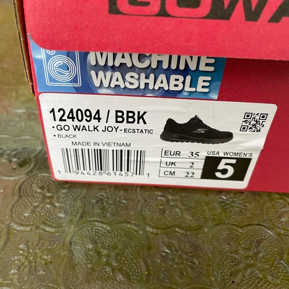 New Skechers Go Walk Black Washable Shoes Size 5 - Picture 4 of 9